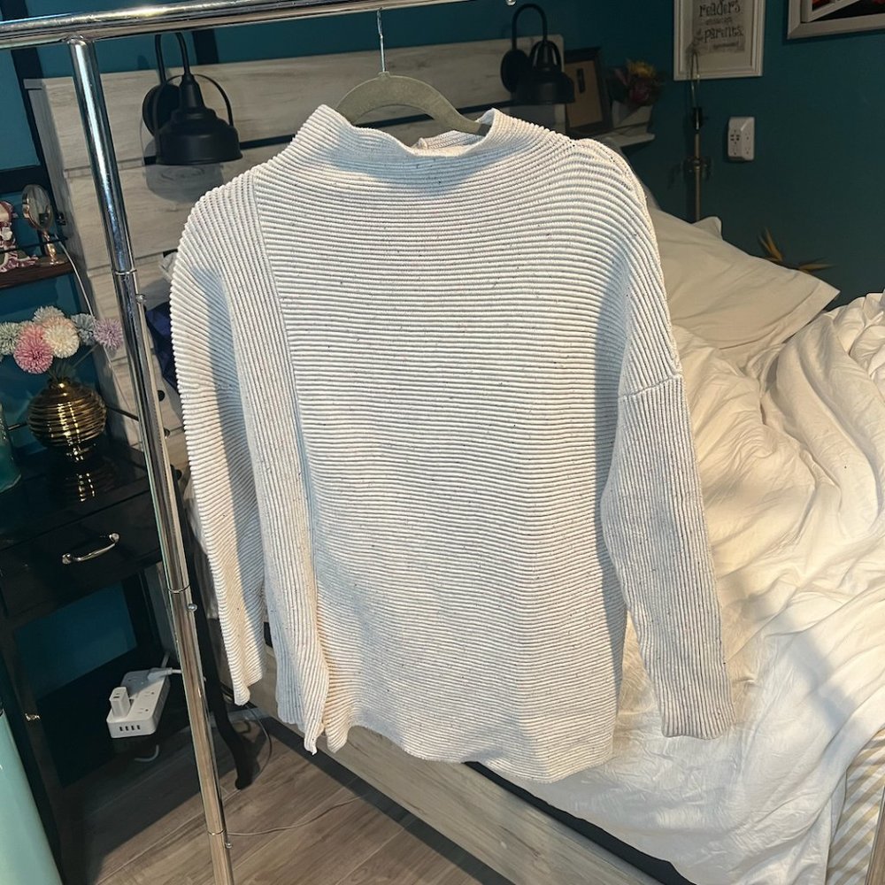 🦋$8🦋 French Connection Oversize Sweater